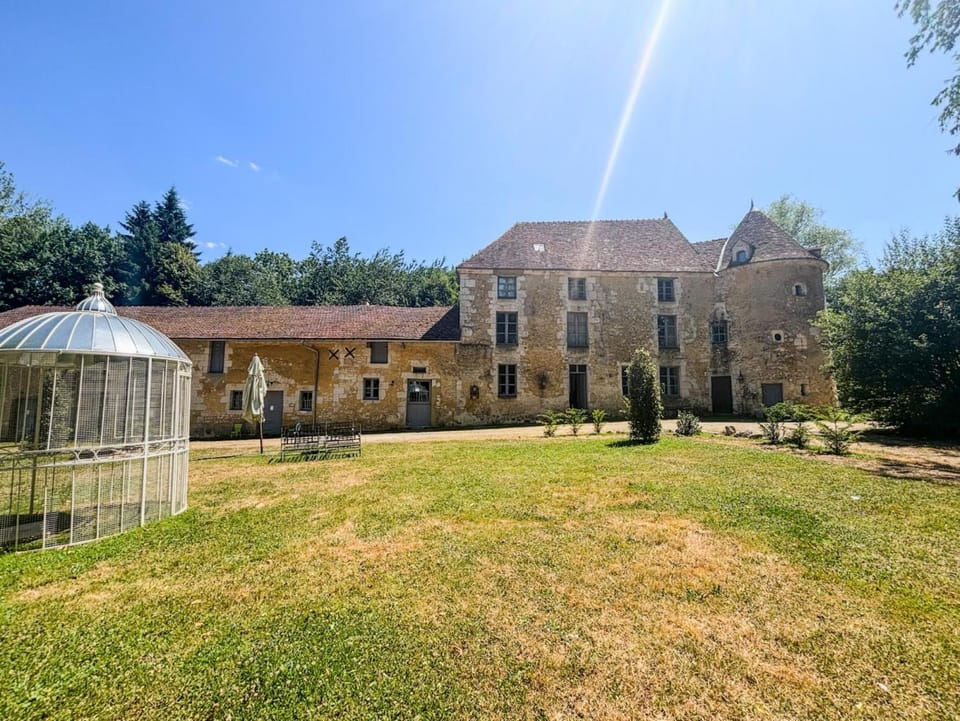 Property building, Spring, Day, Natural landscape, Garden, Garden, Garden view