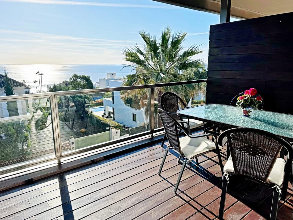 Topfloor apartment with terrace and sea views Apartment in Costa del Sol