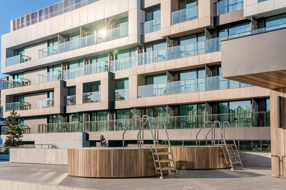 Property building, Spa and wellness centre/facilities, Swimming pool