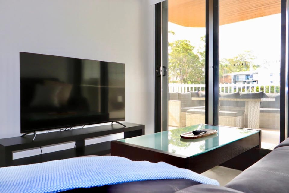 Communal lounge/ TV room, TV and multimedia, Living room