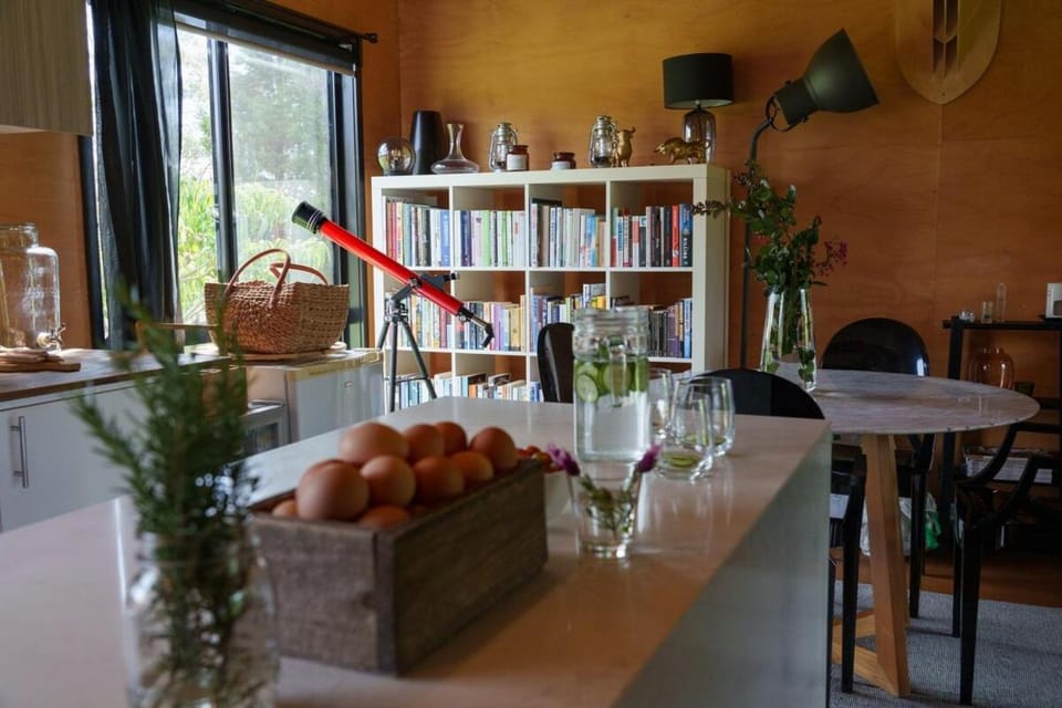 Library, Food and drinks, Dining area, Food
