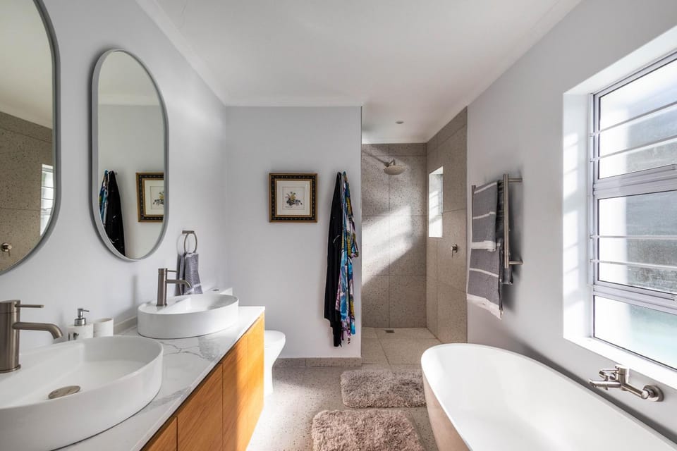 Bathroom, Bath
