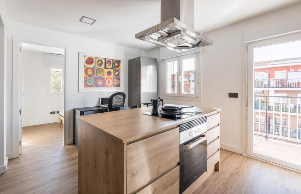 Kitchen or kitchenette, pet friendly, stove