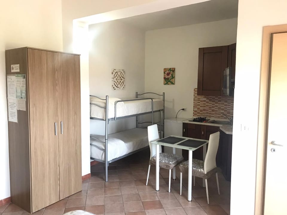 Kitchen or kitchenette, Photo of the whole room, Dining area, wardrobe
