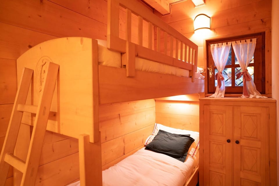 Bed, Photo of the whole room, Bedroom, bunk bed, wardrobe