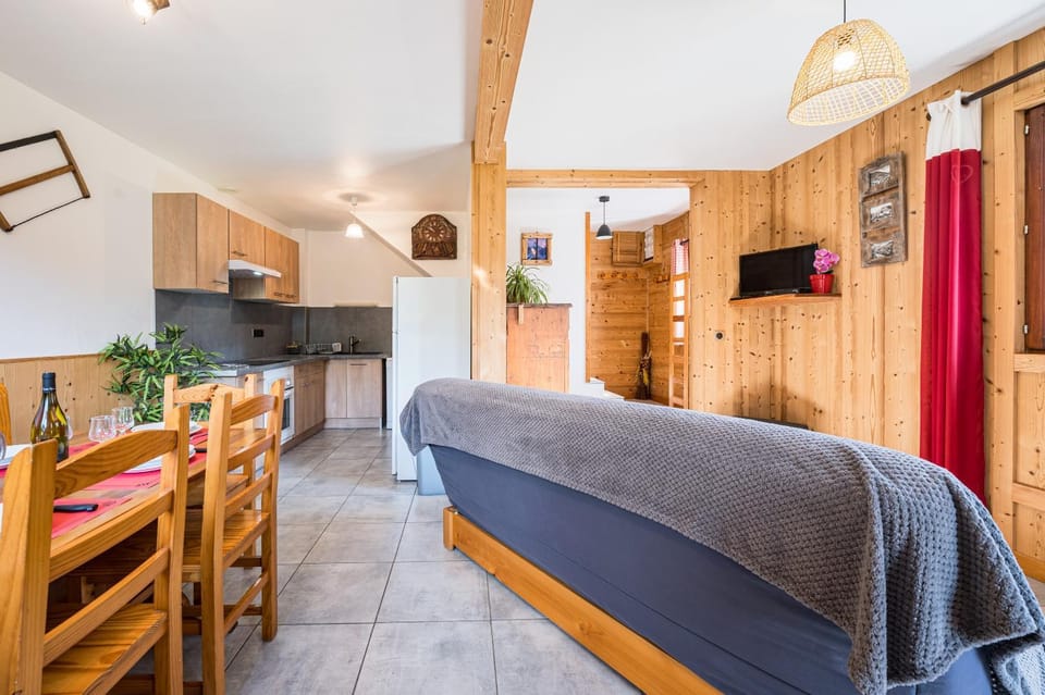 Property building, Living room, Bedroom