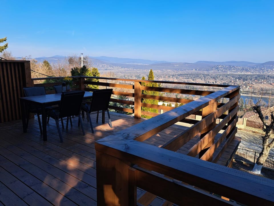 Balcony/Terrace, Mountain view, River view