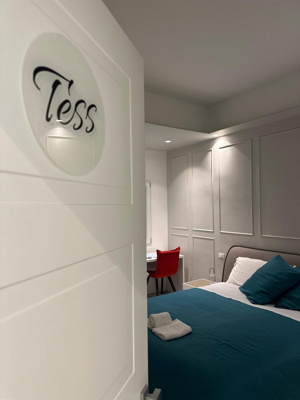 Bed, Photo of the whole room, Bedroom, wardrobe