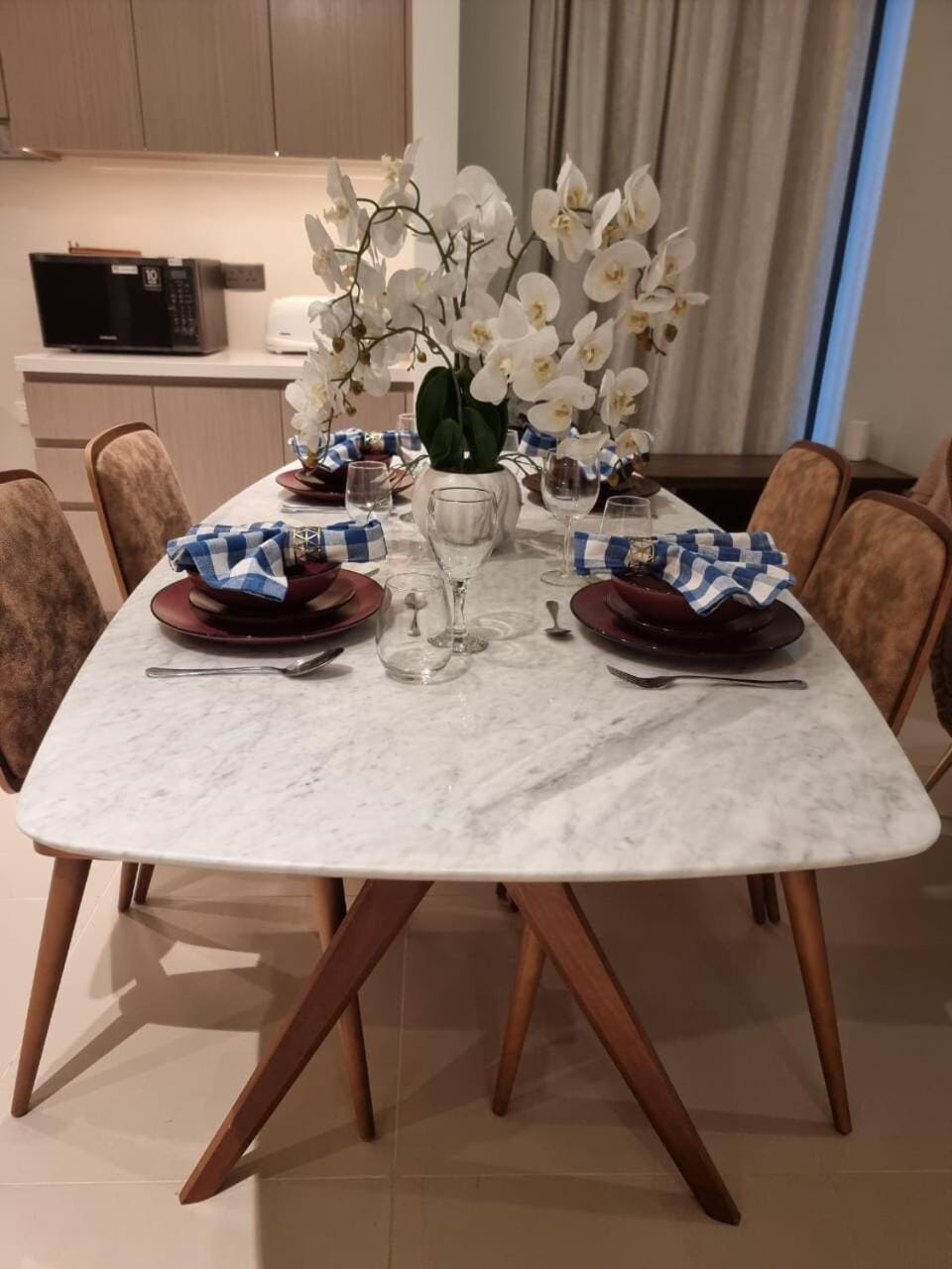 Luxury 2 Bedroom Act 1 Apartment Apartment in Dubai