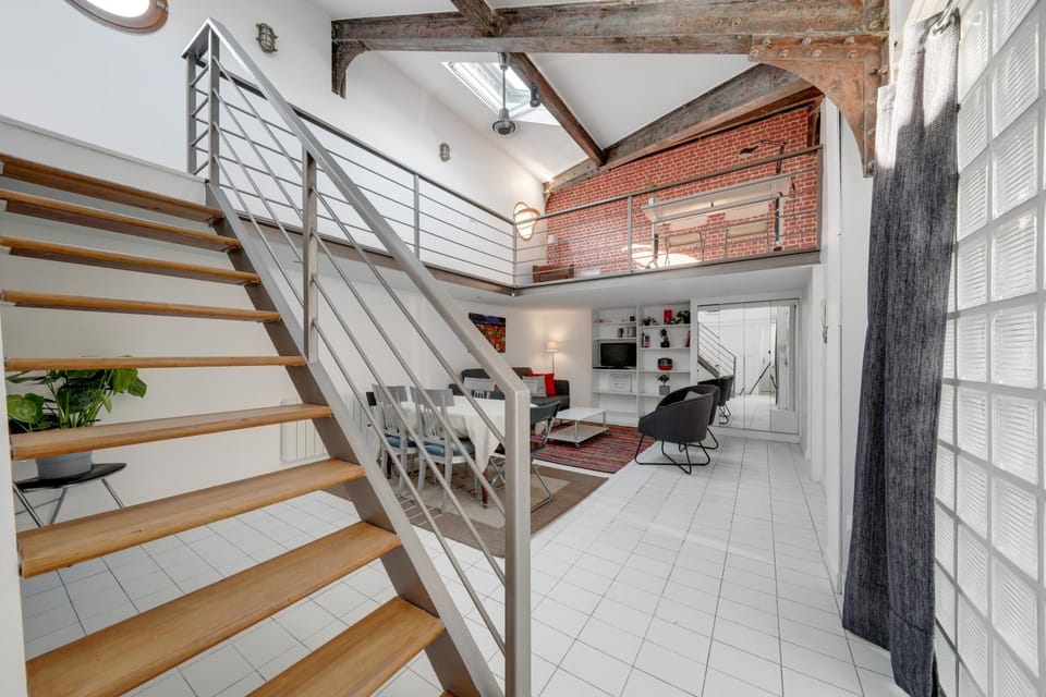 Large luxury Loft for 6 people by Weekome Apartment in Paris