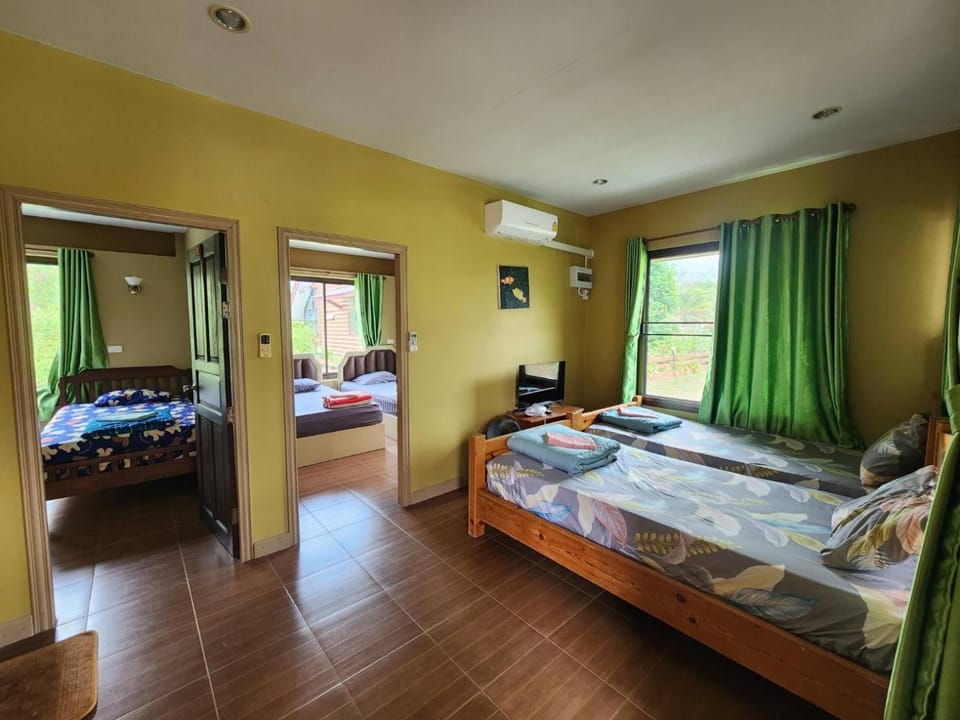 สองขุนเขาพูลวิลล่า Villa in Laos