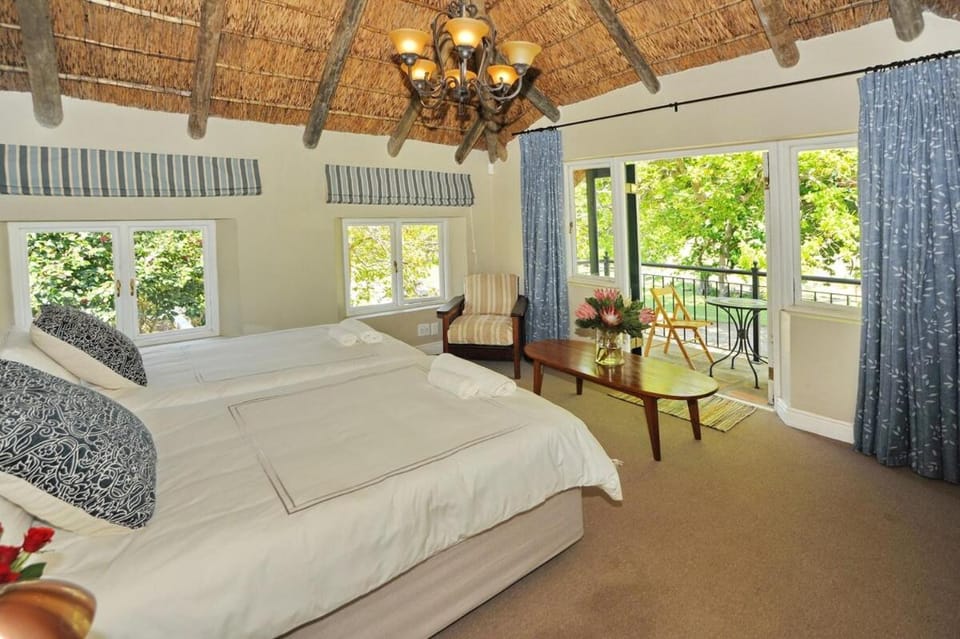 Gledsmuir Spacious Homestead Villa in Western Cape