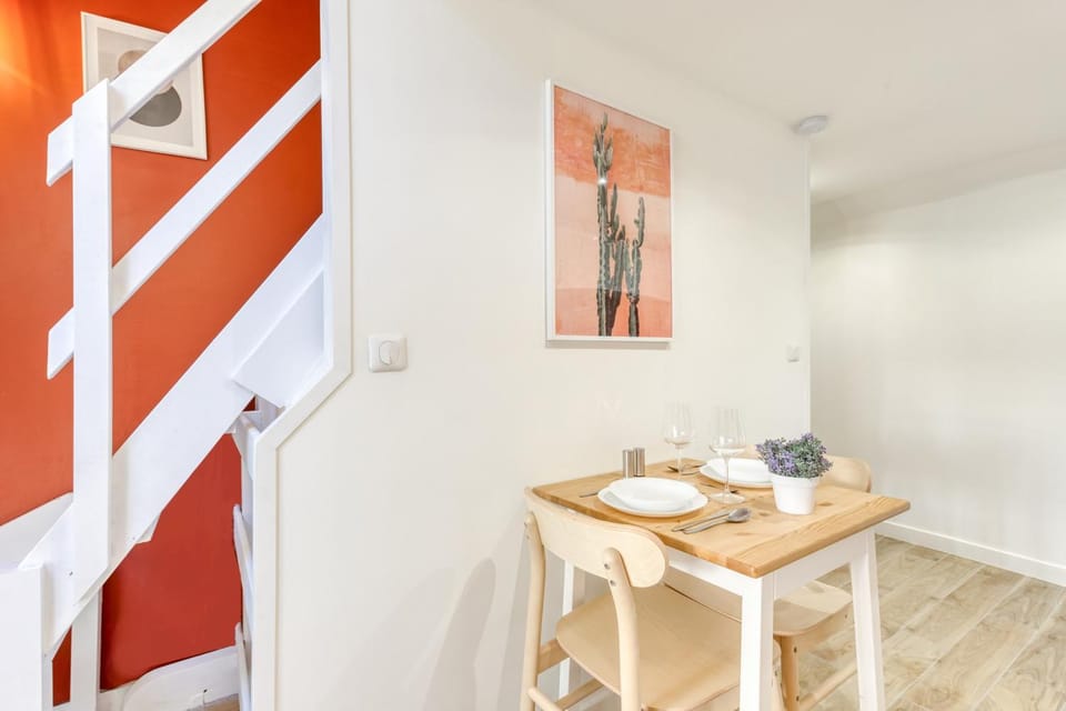 Terracotta Apartment in Poissy