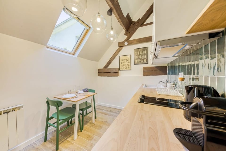 Green lime Apartment in Poissy