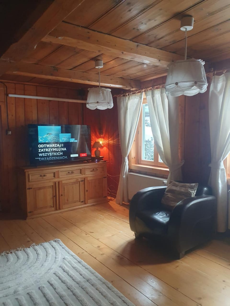 TV and multimedia, Seating area
