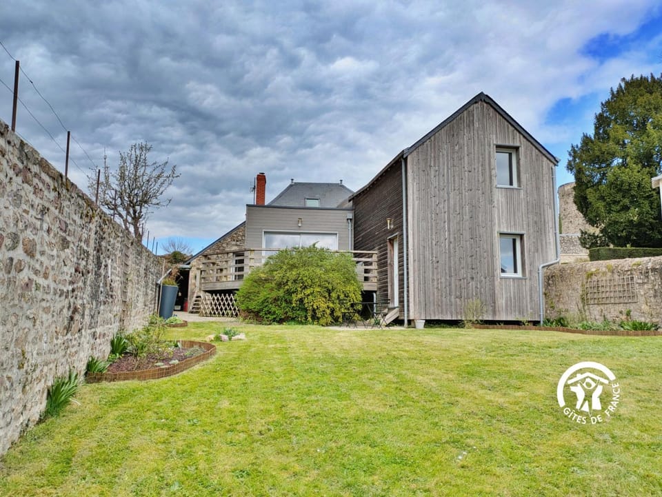 Property building, Garden, Garden view