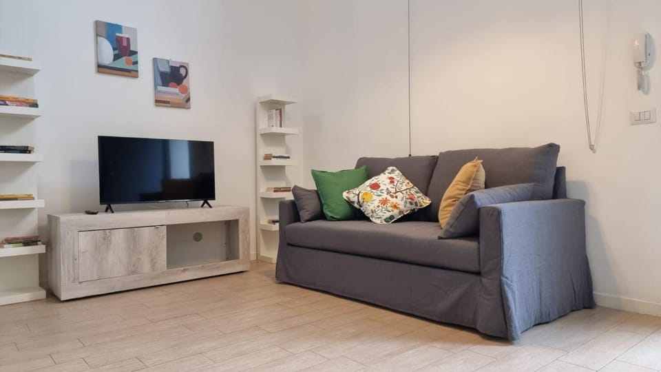 Il Rifugio Moderno next to Metro Anagnina, Free Parking and Wifi Apartment in Rome