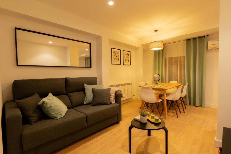 Lounge or bar, Dining area