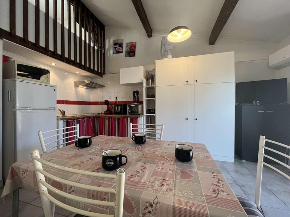 Pavillon confort avec parking et piscine collective - GN180-057 Villa in Gruissan