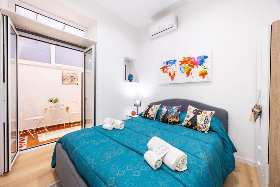 Bed, Bedroom, air conditioner