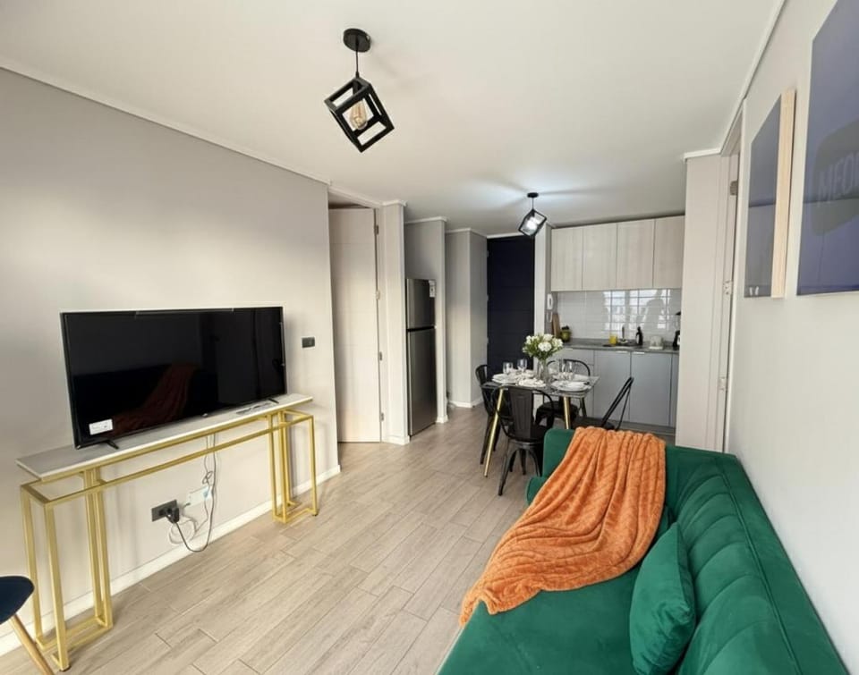 Communal lounge/ TV room, TV and multimedia, Living room, Seating area, Dining area