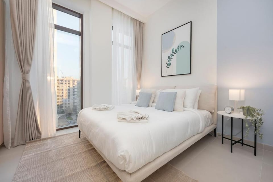 Free housekeeping visits during your stay - StayShort - Peaceful 4-Bedroom Bright Kitchen Space in Dubai Creek Harbour Apartment in Dubai