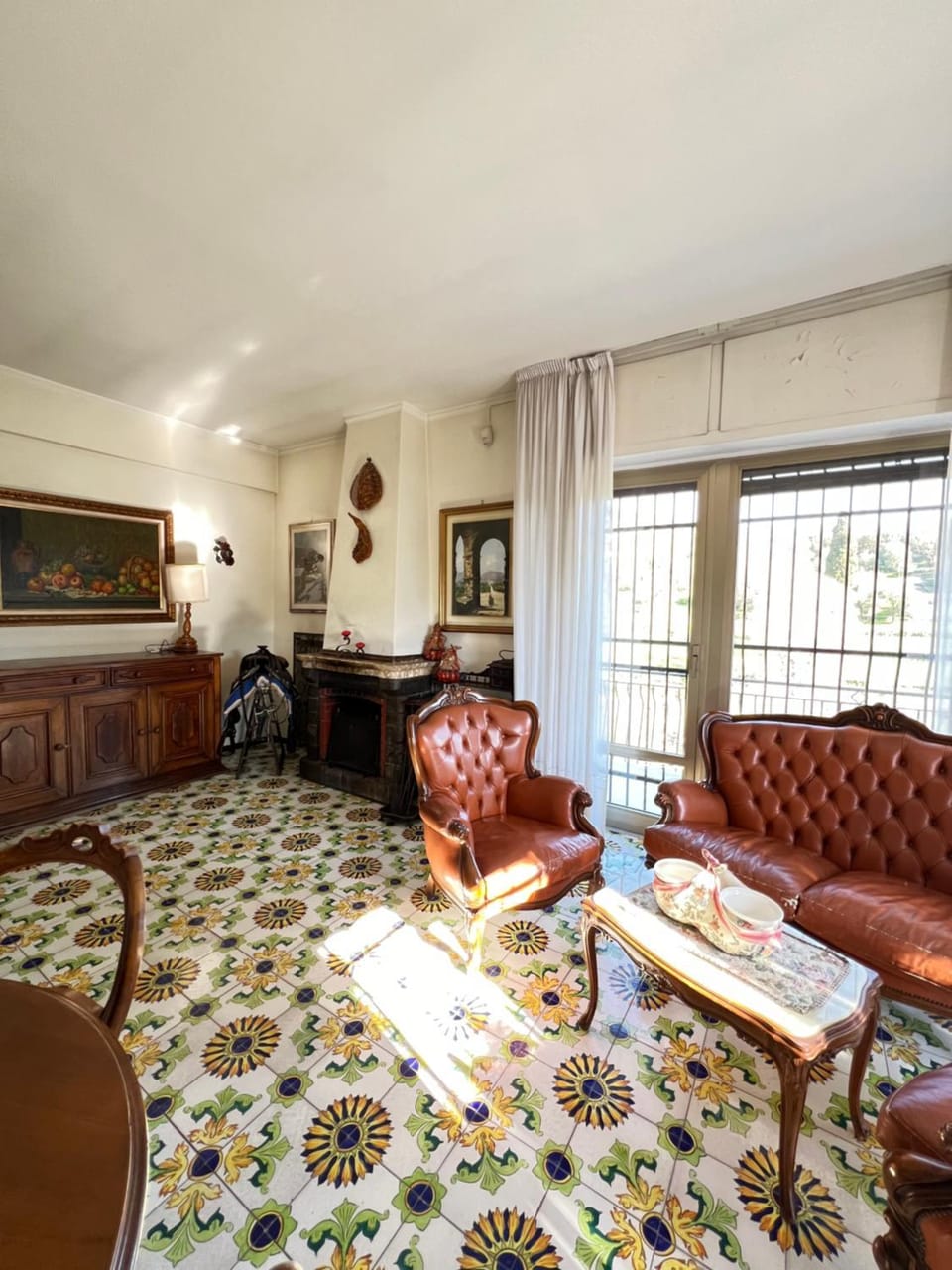 Living room, Seating area
