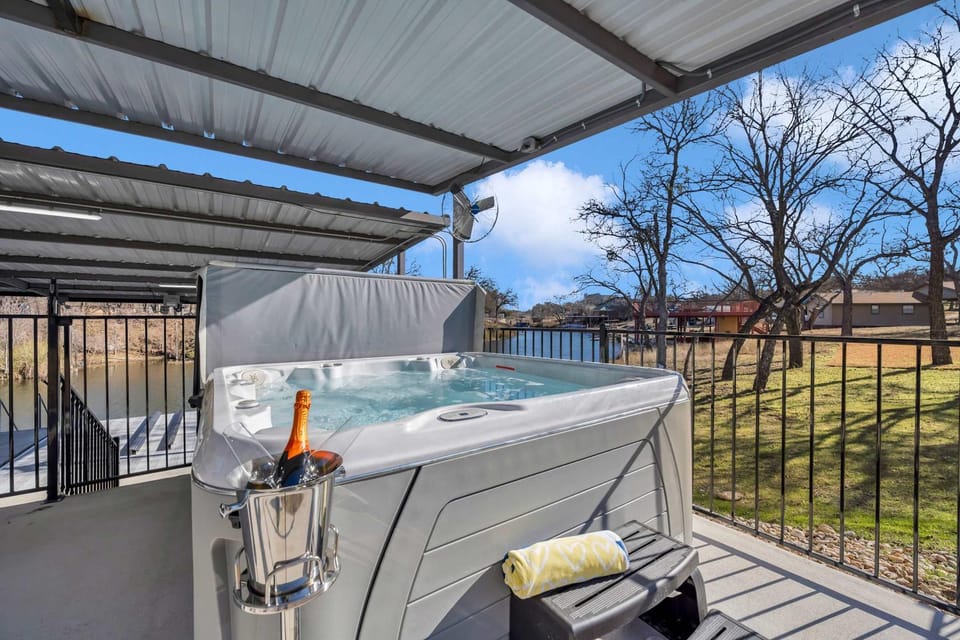 The Woodland Escape with Concierge Services - New Listing House in Granite Shoals