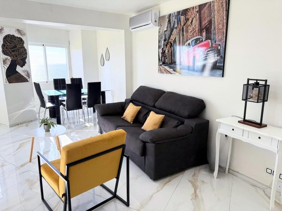 Piso con Vistas al Mar y Plaza de Garaje Apartment in Benidorm