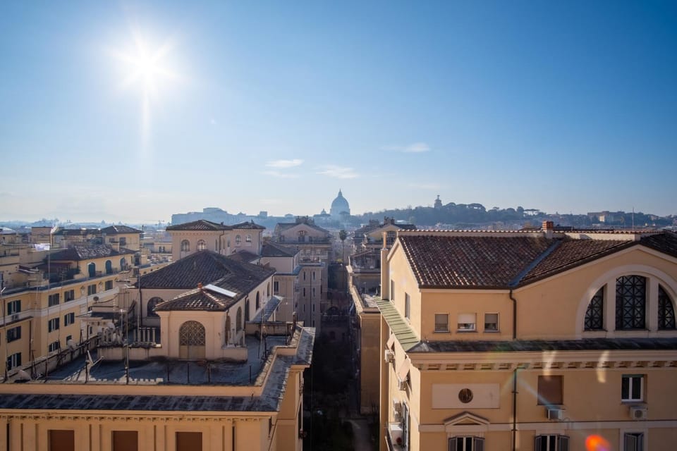 Day, Neighbourhood, City view, Street view, Location
