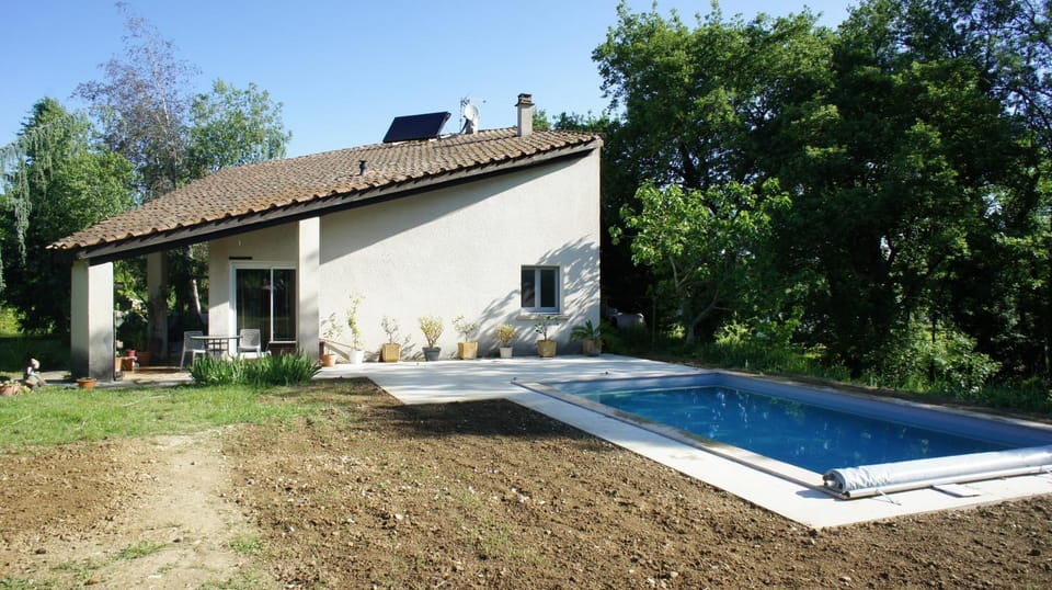 Property building, Day, Garden, Garden view, Pool view, Swimming pool