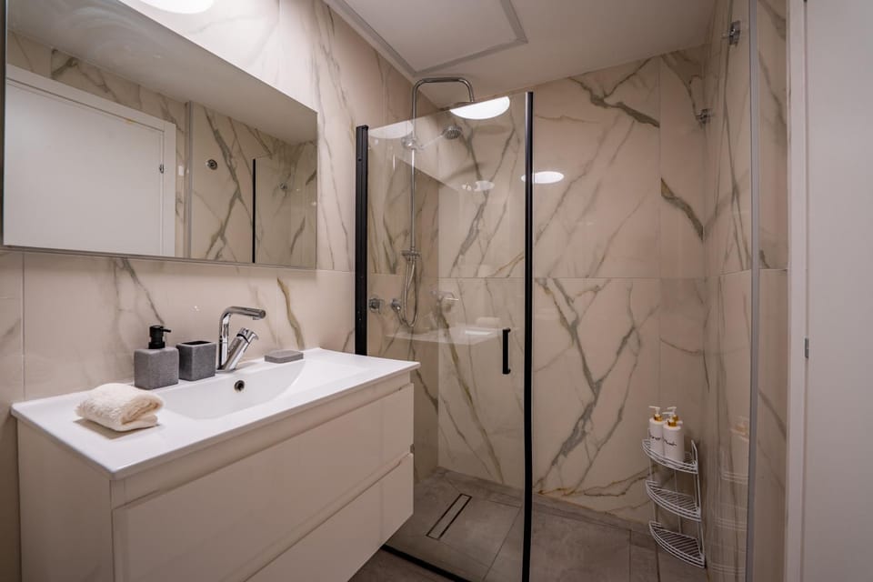 Shower, Bathroom