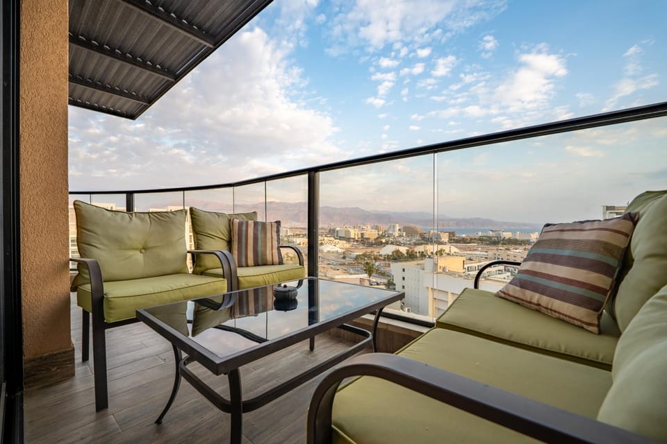 View (from property/room), Balcony/Terrace, Seating area