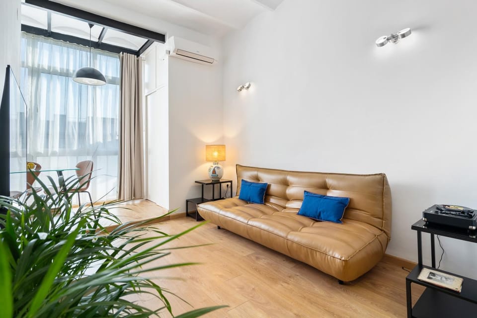 Sants Station Base 500Mb Wi-Fi AC Apartment in L'Hospitalet de Llobregat