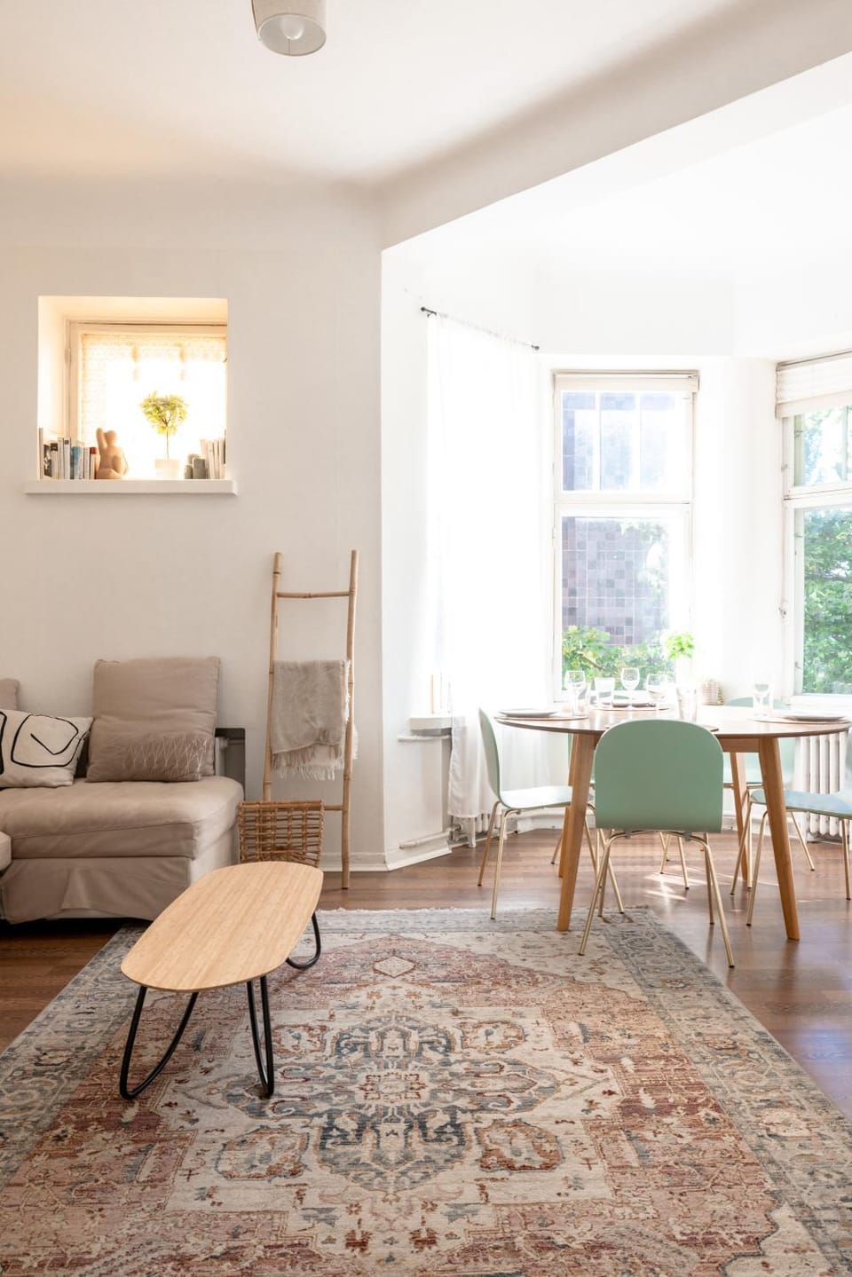 Living room, Seating area, Dining area