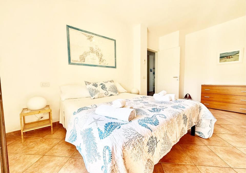 Bed, Day, Photo of the whole room, Bedroom, furniture