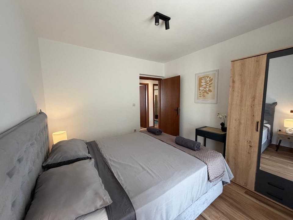 Bed, Bedroom, wardrobe