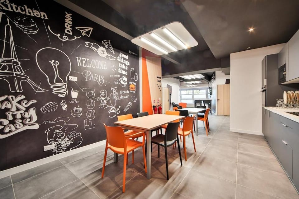 10 Studio Charenton Chambre Fitness Cinema Apartment in Charenton-le-Pont