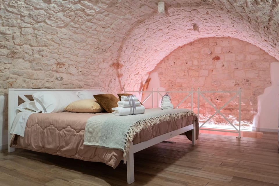 Dimore Piazza Vecchia Wellness Suites Bed and Breakfast in Castellana Grotte