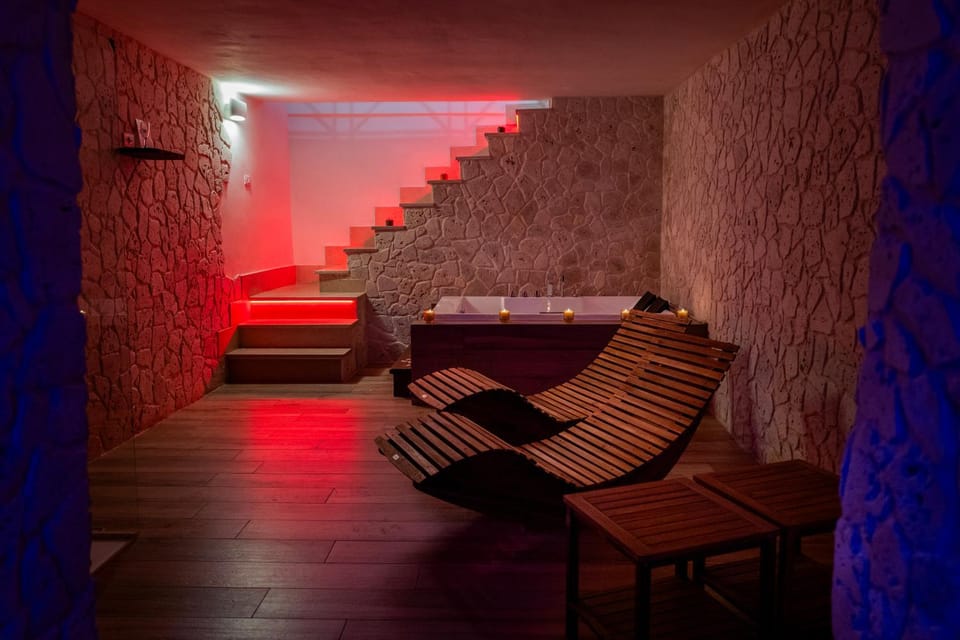 Dimore Piazza Vecchia Wellness Suites Bed and Breakfast in Castellana Grotte