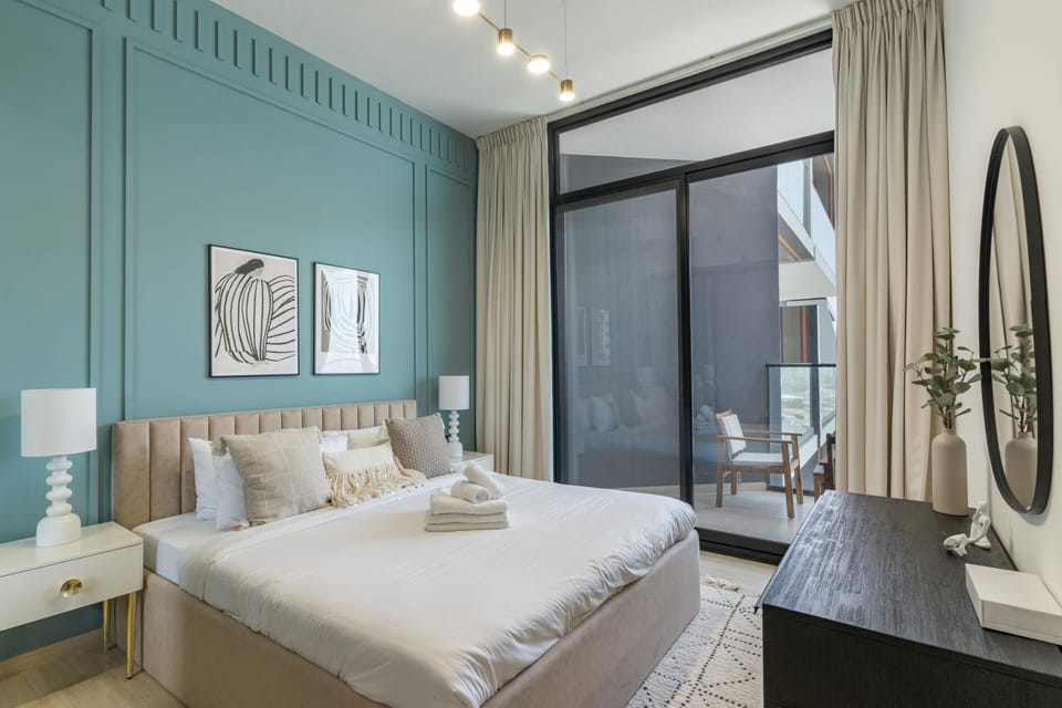 Bed, TV and multimedia, Bedroom, safe, acessibility