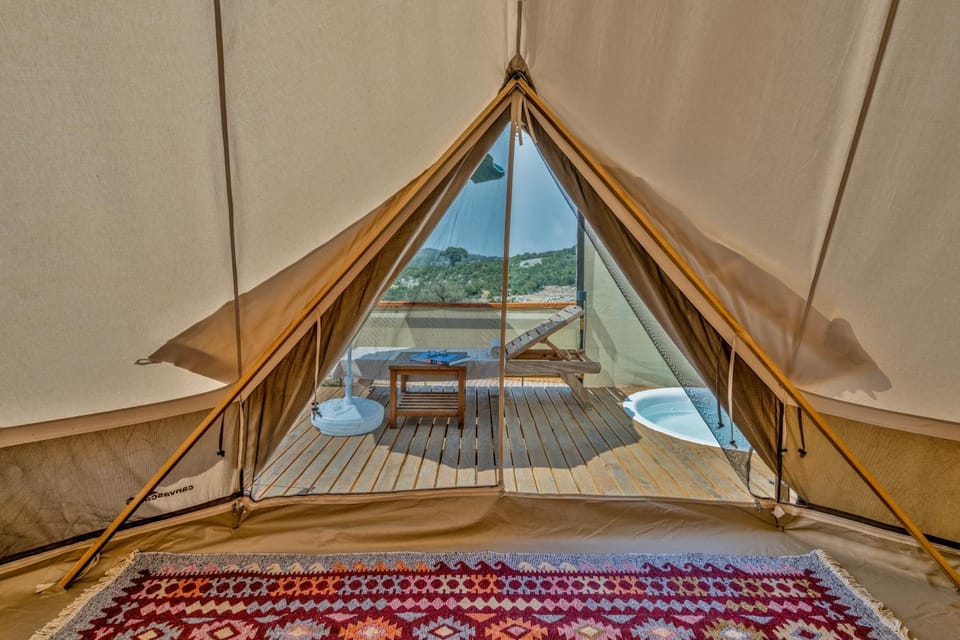 Patio, Natural landscape, Photo of the whole room, Bedroom