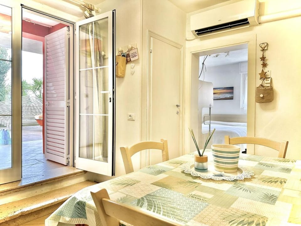 Golden Luxe - Beach house Red Moon Apartment in Emilia-Romagna