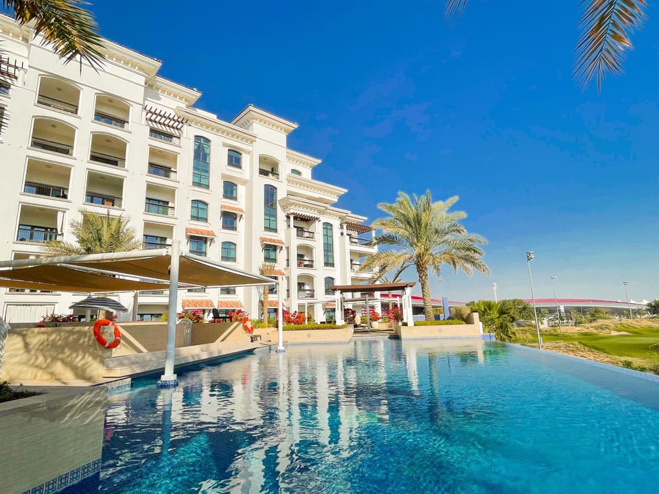 Property building, Swimming pool