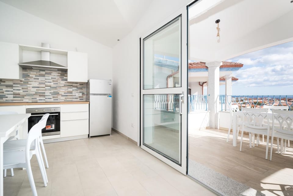 Property building, Kitchen or kitchenette, Living room