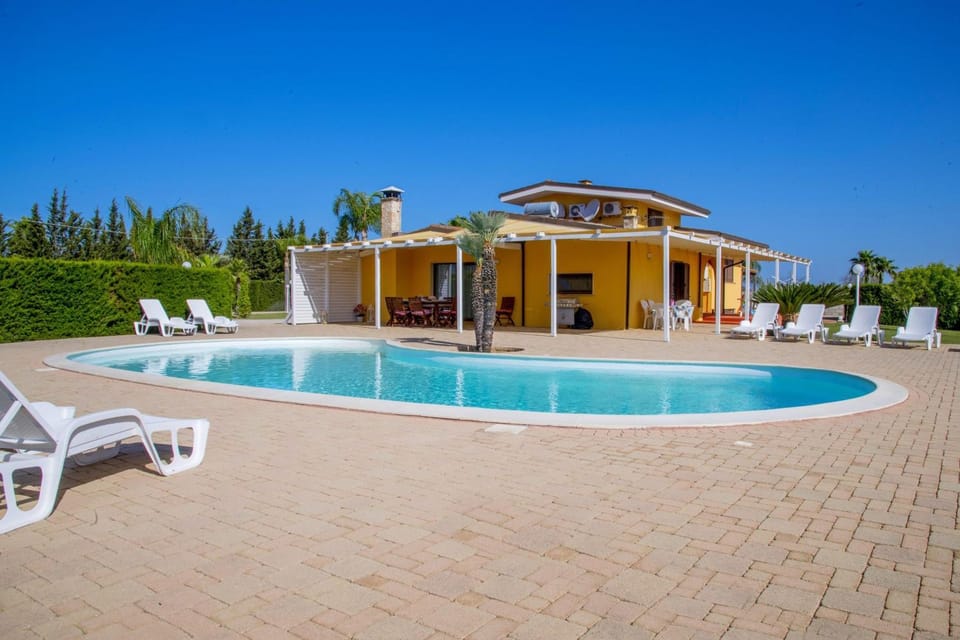 Property building, Pool view