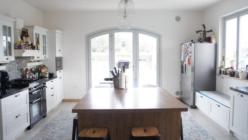 Property building, Kitchen or kitchenette, Living room