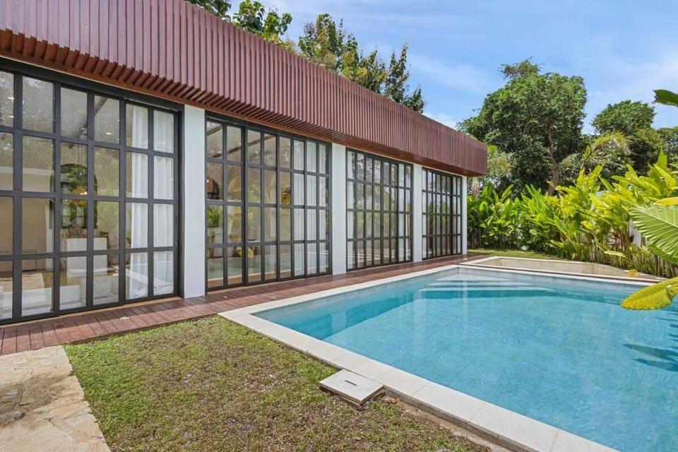 Mediterranean 2BR Villa Ellure Ember with Pool & Lush Garden Villa in Kuta Selatan