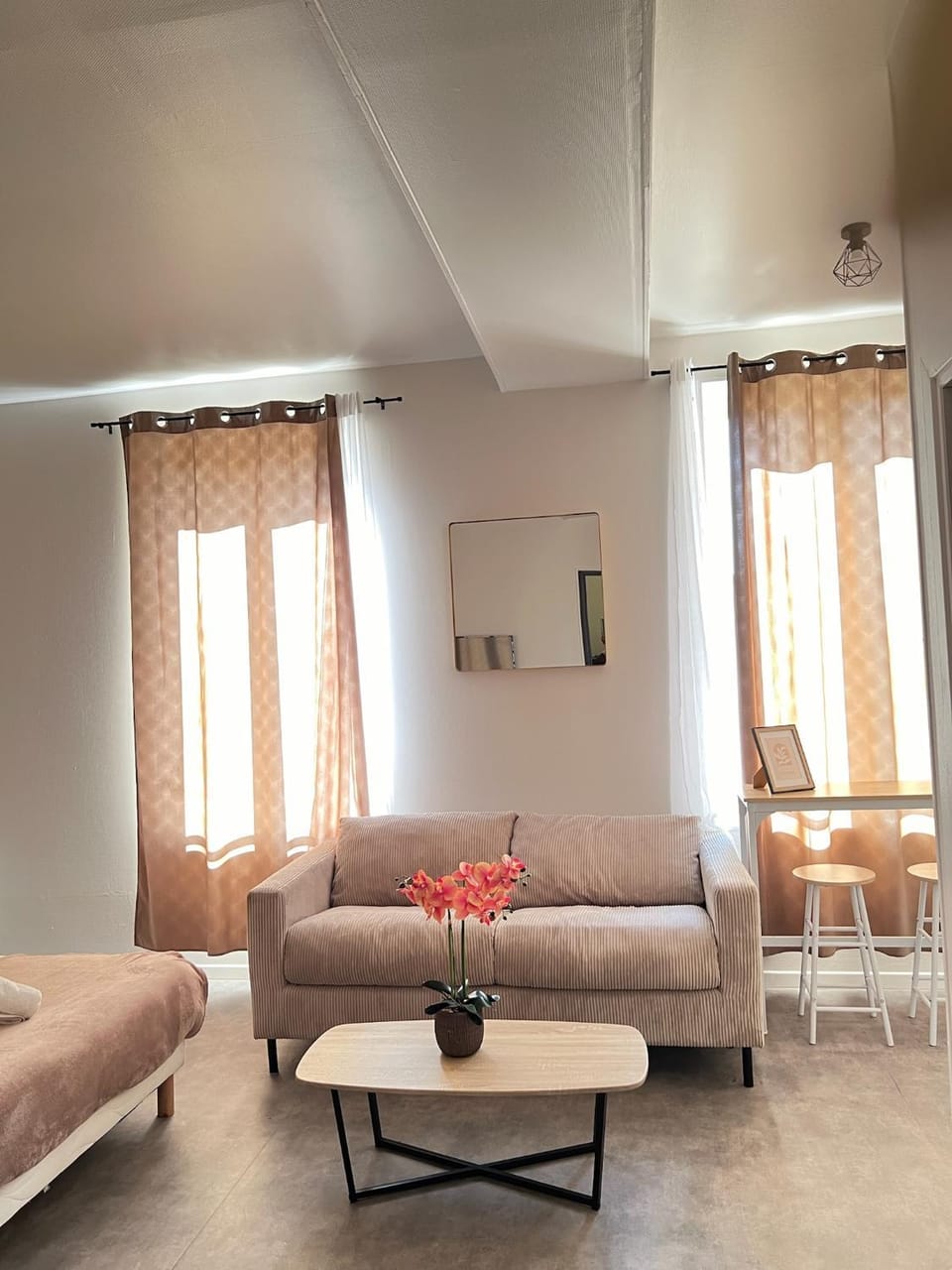 Bed, Living room, Photo of the whole room