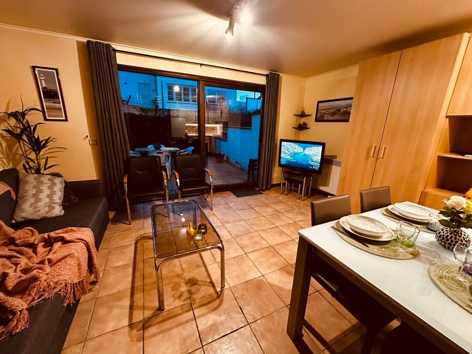 Seating area, Dining area